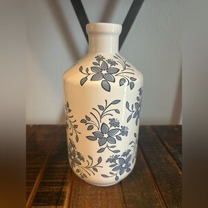 Target Bullseye Playground BLUE FLORAL Vase Shabby Chic Farmhouse 2025 NEW